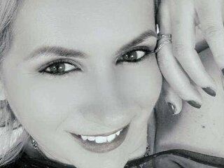 MayraWhite's Current Model Photo