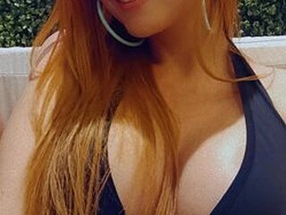 Lari Portinari's Current Model Photo