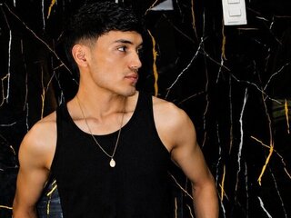 AronnDark's Current Model Photo