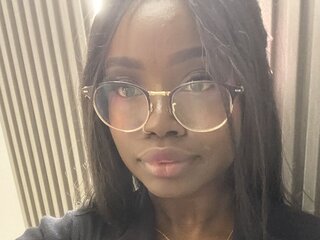 EmelyDebbi's Current Model Photo